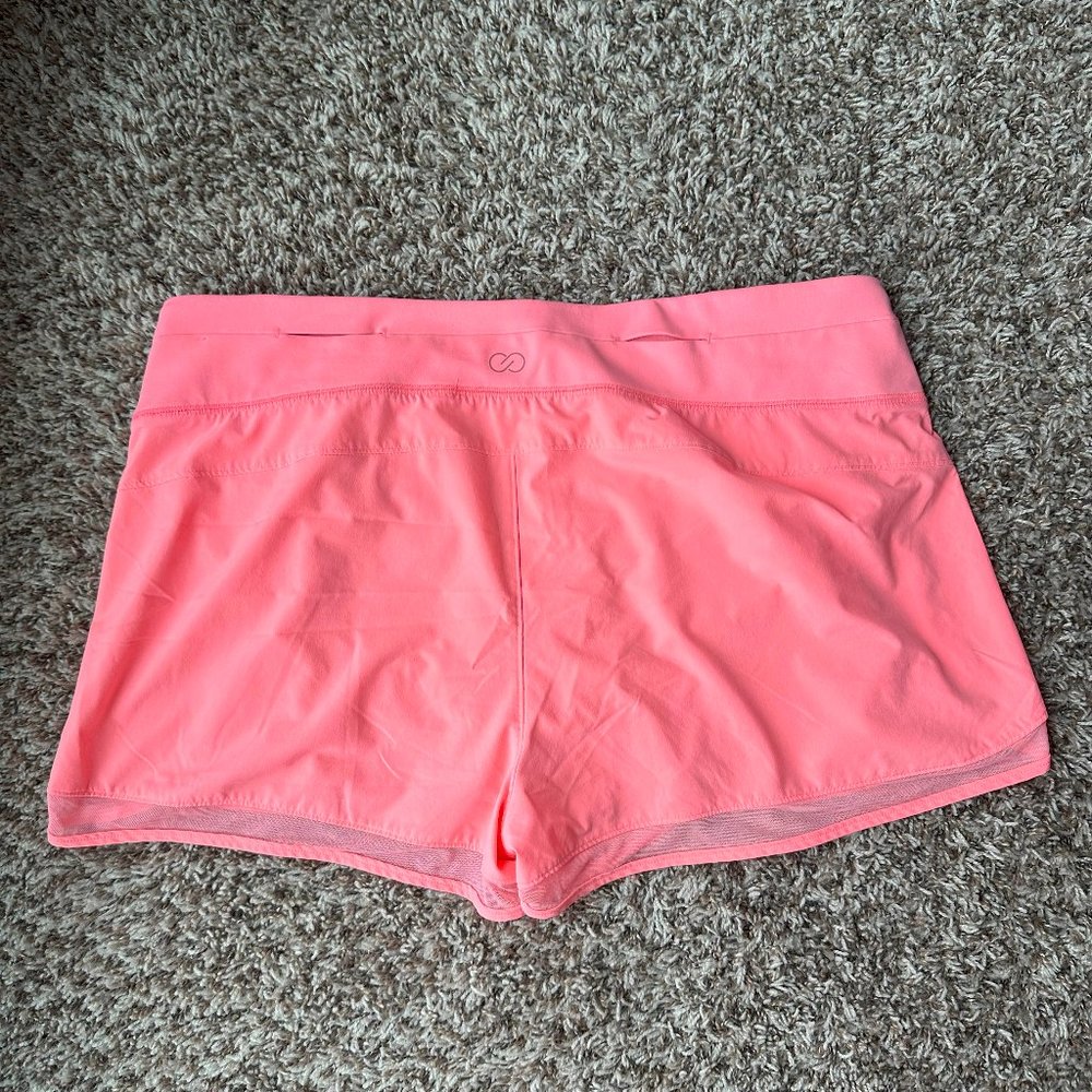 Women’s X- Large Coral Athletic Shorts